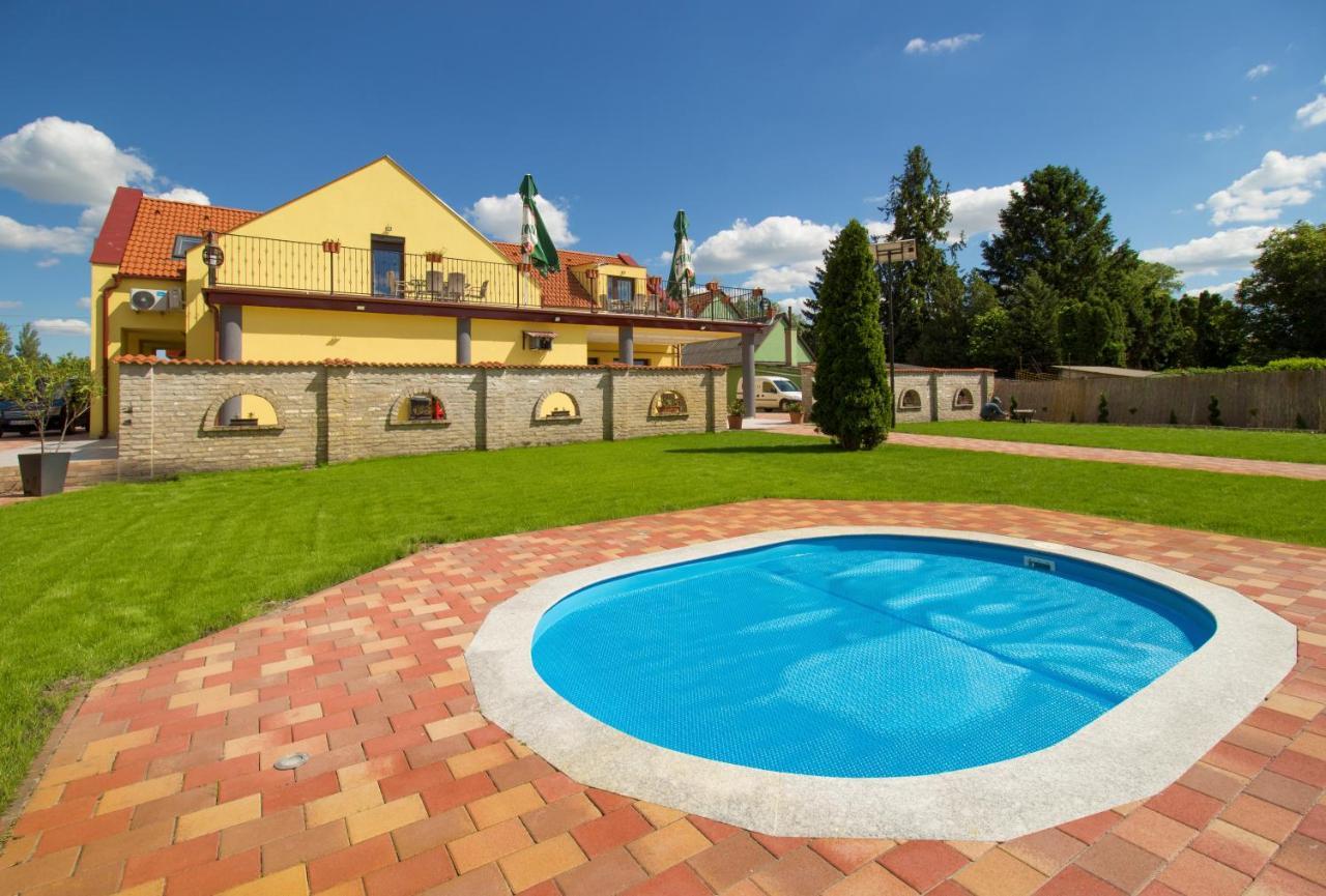 Гостевой дом Ponty-Lak Panzio Davod Экстерьер фото